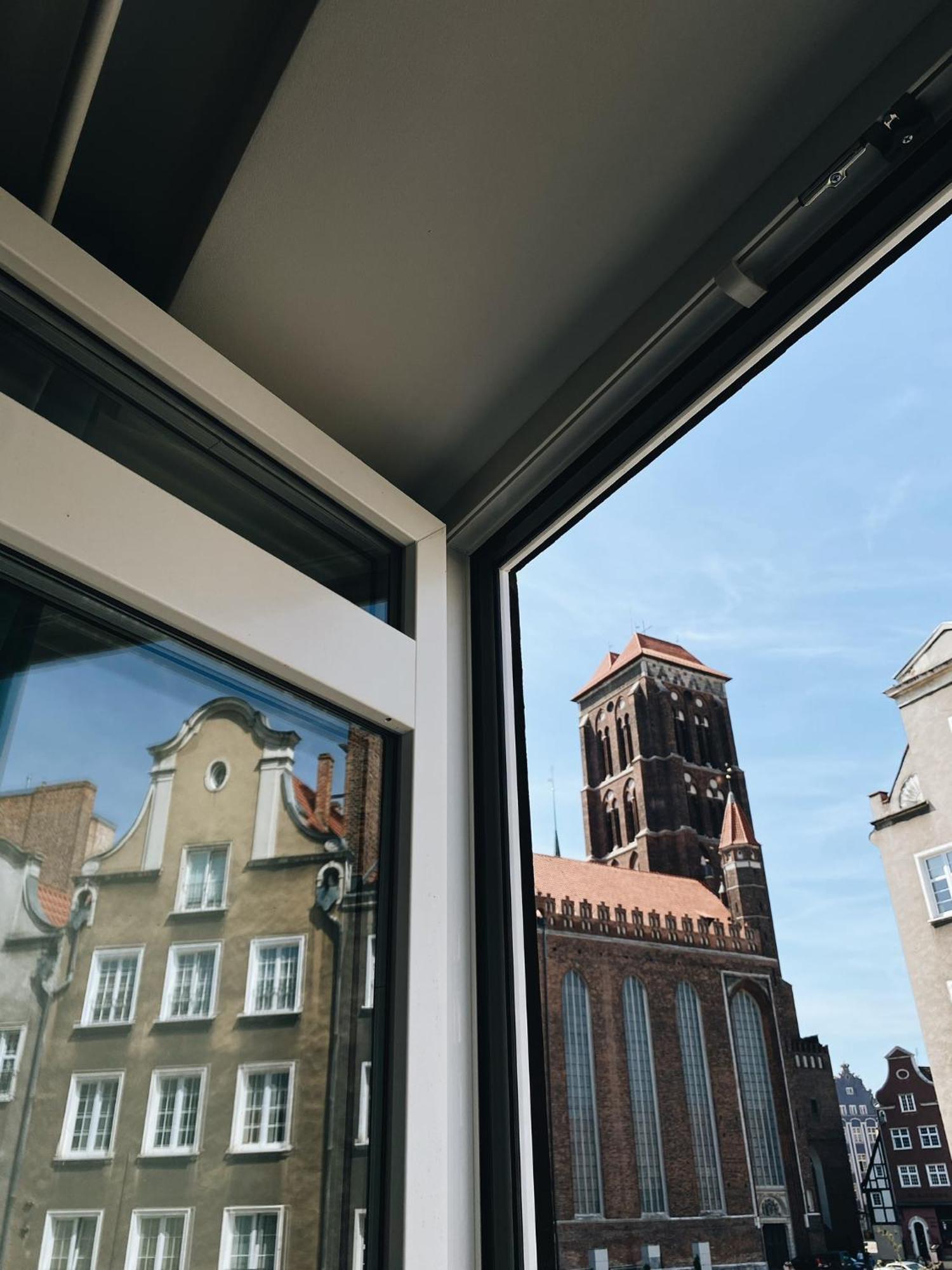 Art Space At Old Town Gdansk Exterior photo